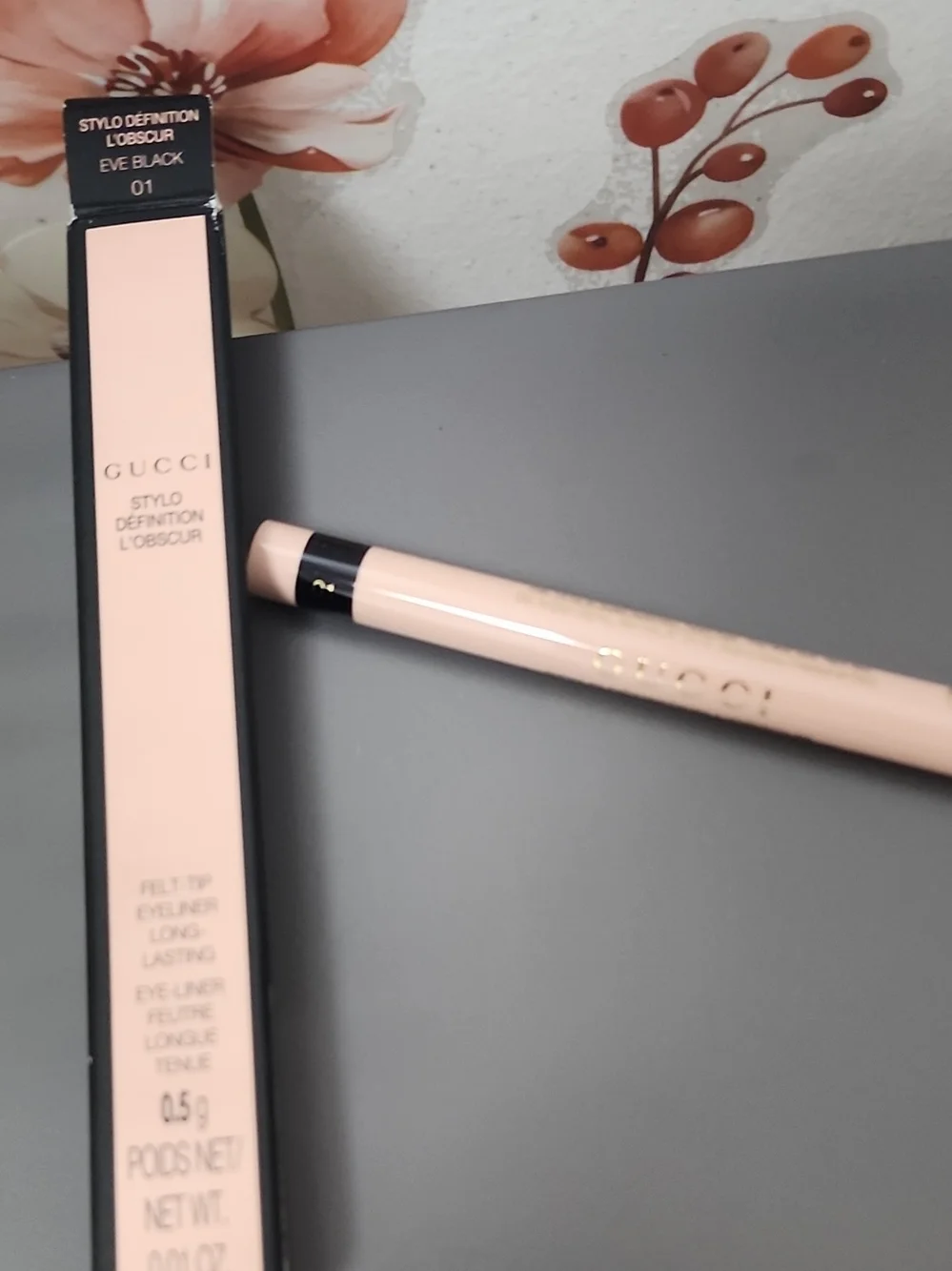 Gucci Felt-Tip Eyeliner Stylo Définition L'Obscur in Nude/Pale Pink